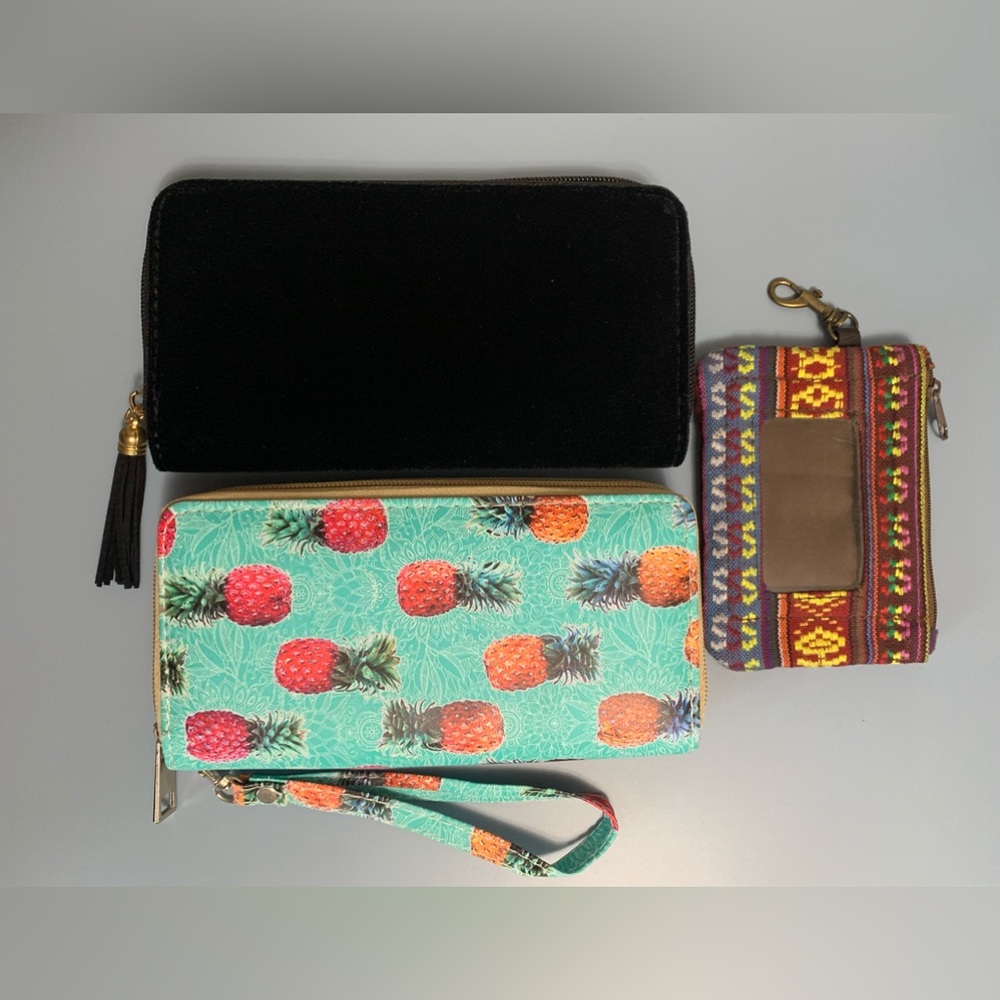 🎀3/$35 Brand new wallets🎀